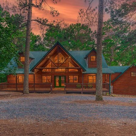 The Eastwood Spacious Retreat With 4 King En-Suites - Hot Tub - Pet-Friendly - Cozy Fire Pit - Prime Location - Multi-Family Броукън Боу Екстериор снимка