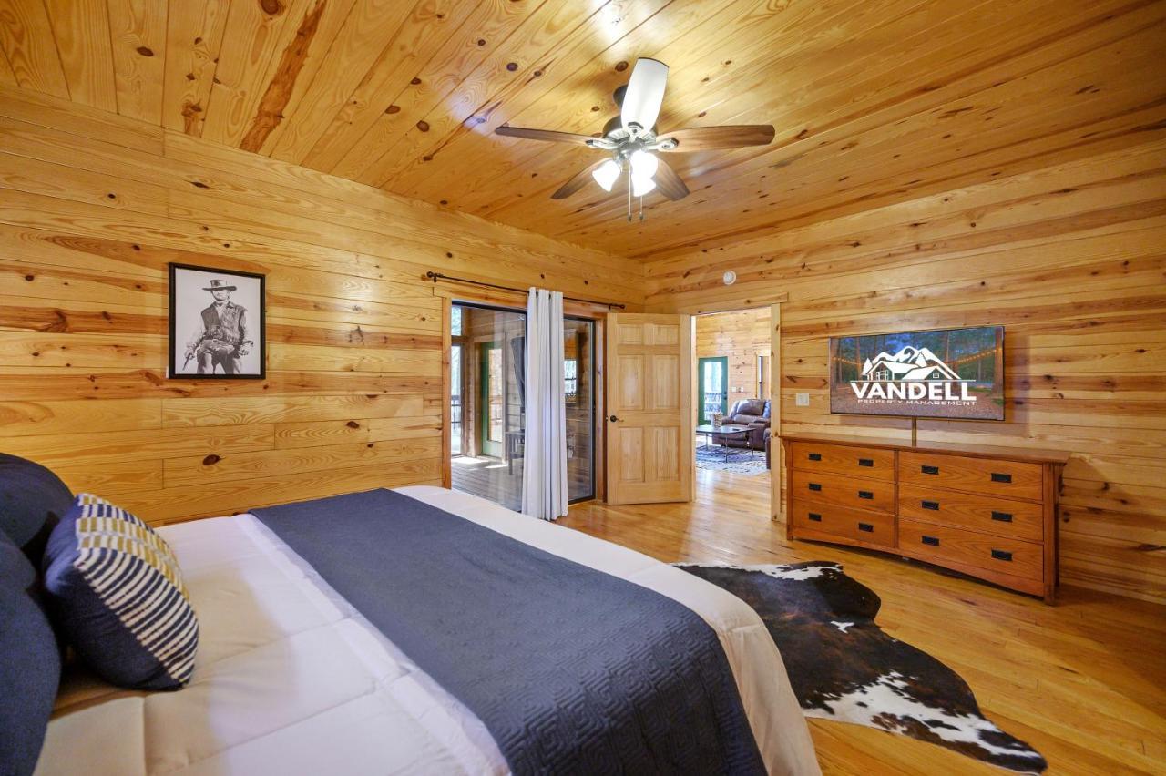 The Eastwood Spacious Retreat With 4 King En-Suites - Hot Tub - Pet-Friendly - Cozy Fire Pit - Prime Location - Multi-Family Броукън Боу Екстериор снимка