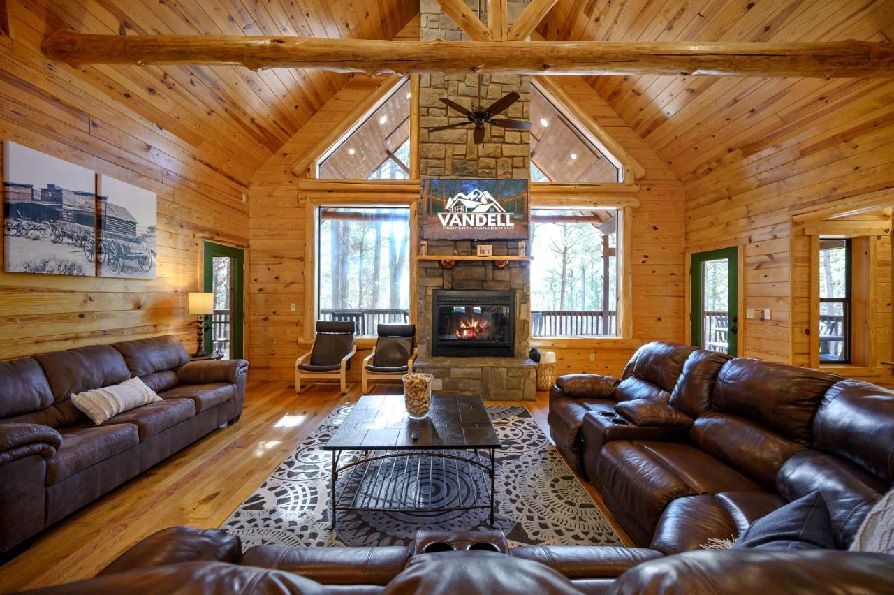 The Eastwood Spacious Retreat With 4 King En-Suites - Hot Tub - Pet-Friendly - Cozy Fire Pit - Prime Location - Multi-Family Броукън Боу Екстериор снимка