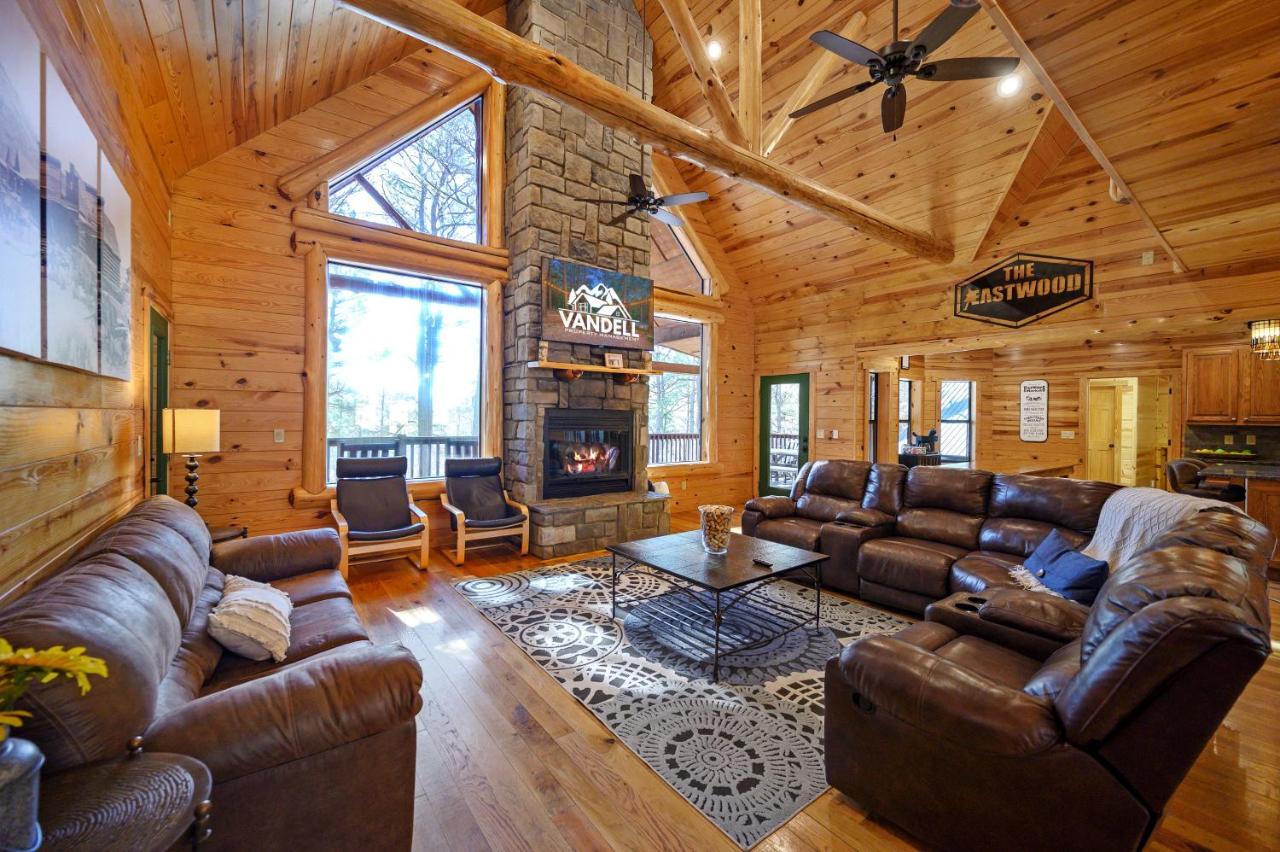 The Eastwood Spacious Retreat With 4 King En-Suites - Hot Tub - Pet-Friendly - Cozy Fire Pit - Prime Location - Multi-Family Броукън Боу Екстериор снимка