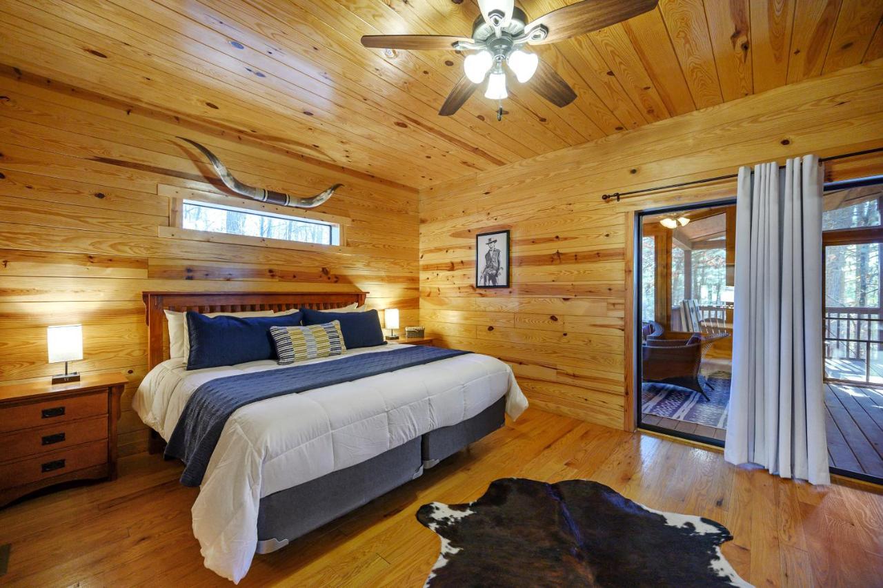 The Eastwood Spacious Retreat With 4 King En-Suites - Hot Tub - Pet-Friendly - Cozy Fire Pit - Prime Location - Multi-Family Броукън Боу Екстериор снимка