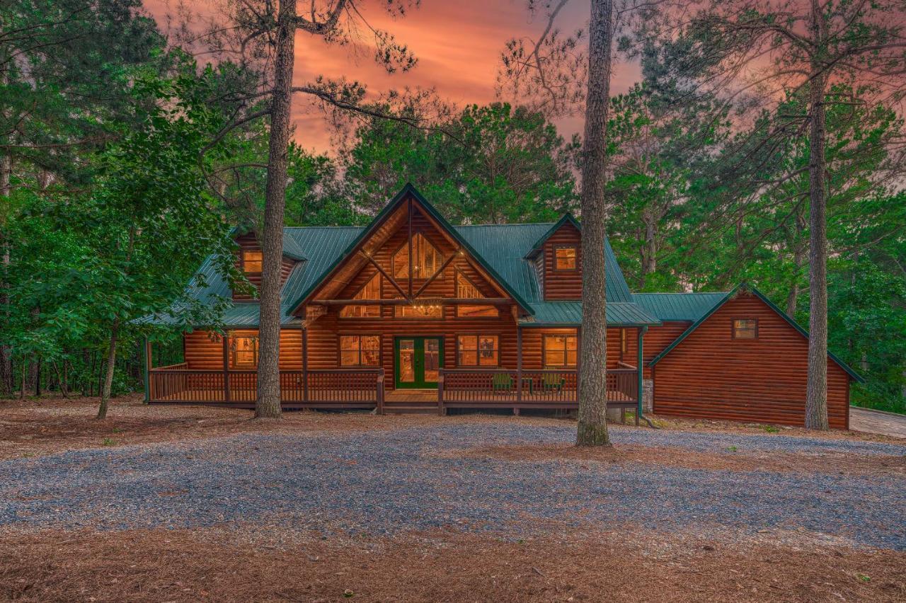 The Eastwood Spacious Retreat With 4 King En-Suites - Hot Tub - Pet-Friendly - Cozy Fire Pit - Prime Location - Multi-Family Броукън Боу Екстериор снимка