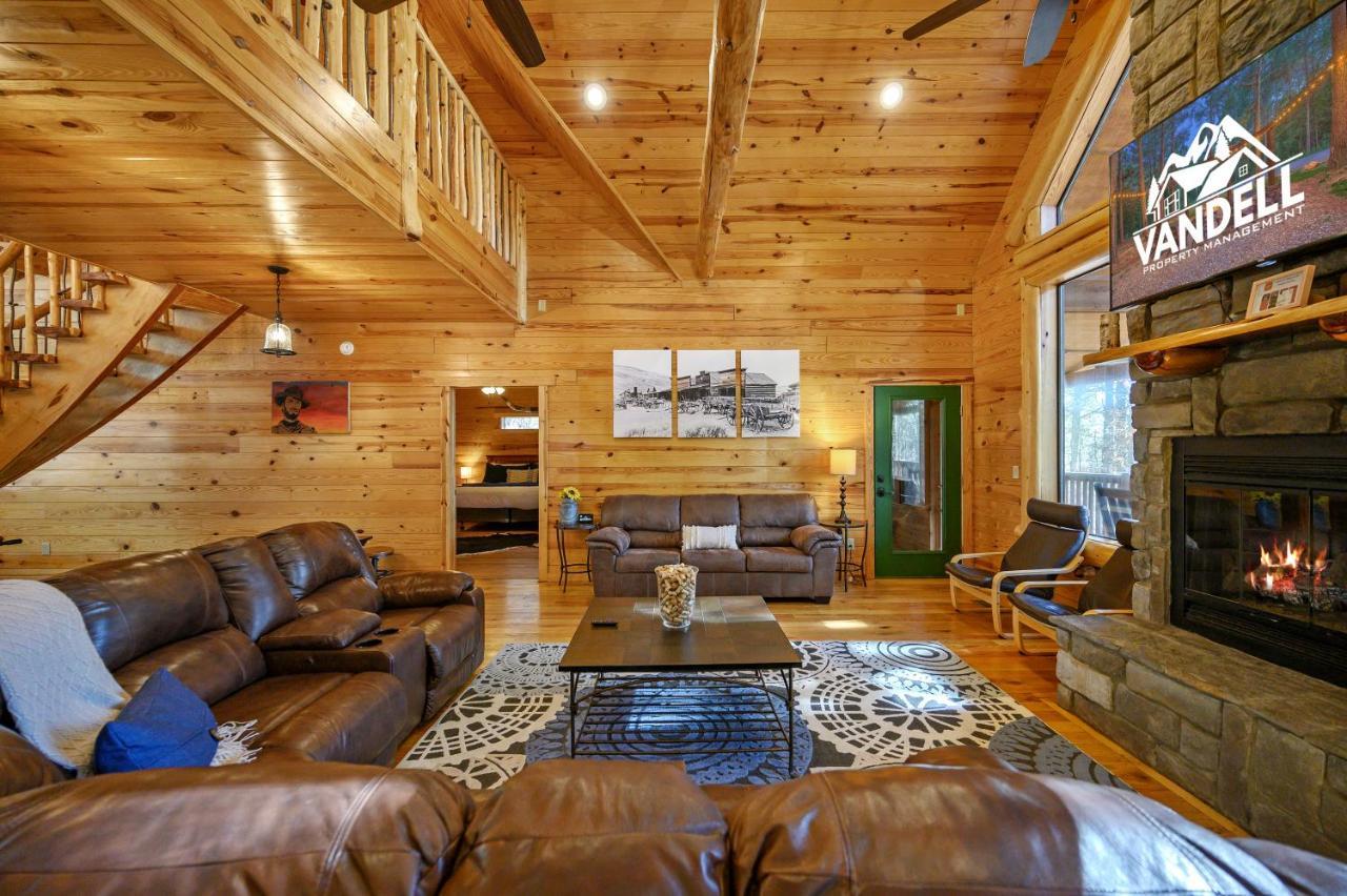 The Eastwood Spacious Retreat With 4 King En-Suites - Hot Tub - Pet-Friendly - Cozy Fire Pit - Prime Location - Multi-Family Броукън Боу Екстериор снимка