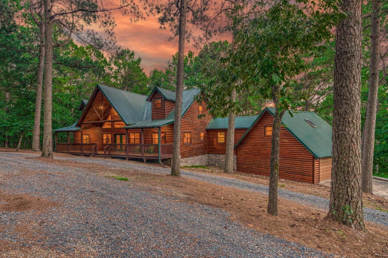 The Eastwood Spacious Retreat With 4 King En-Suites - Hot Tub - Pet-Friendly - Cozy Fire Pit - Prime Location - Multi-Family Броукън Боу Екстериор снимка