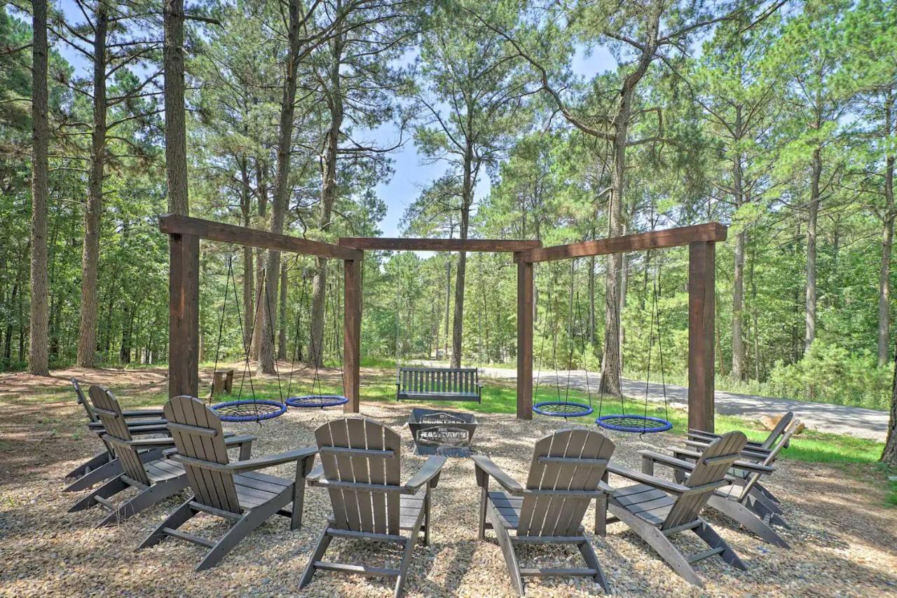 The Eastwood Spacious Retreat With 4 King En-Suites - Hot Tub - Pet-Friendly - Cozy Fire Pit - Prime Location - Multi-Family Броукън Боу Екстериор снимка