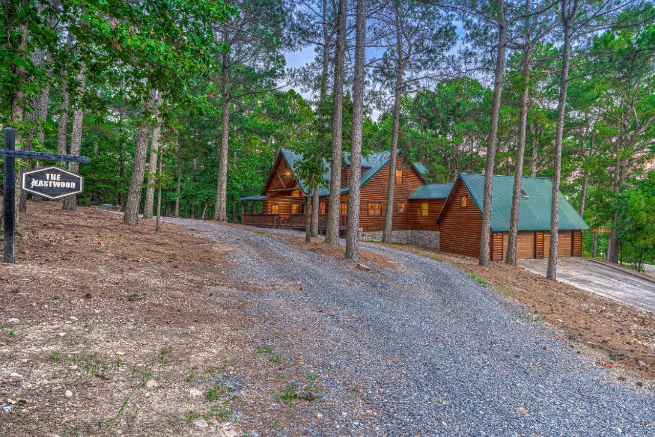 The Eastwood Spacious Retreat With 4 King En-Suites - Hot Tub - Pet-Friendly - Cozy Fire Pit - Prime Location - Multi-Family Броукън Боу Екстериор снимка