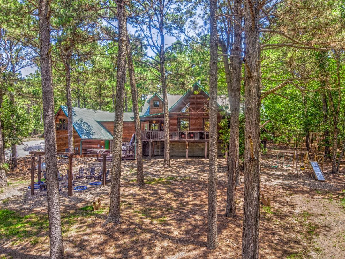 The Eastwood Spacious Retreat With 4 King En-Suites - Hot Tub - Pet-Friendly - Cozy Fire Pit - Prime Location - Multi-Family Броукън Боу Екстериор снимка
