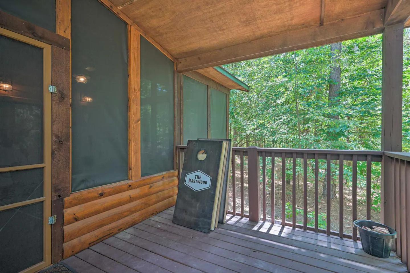 The Eastwood Spacious Retreat With 4 King En-Suites - Hot Tub - Pet-Friendly - Cozy Fire Pit - Prime Location - Multi-Family Броукън Боу Екстериор снимка