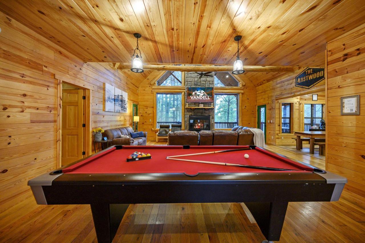 The Eastwood Spacious Retreat With 4 King En-Suites - Hot Tub - Pet-Friendly - Cozy Fire Pit - Prime Location - Multi-Family Броукън Боу Екстериор снимка