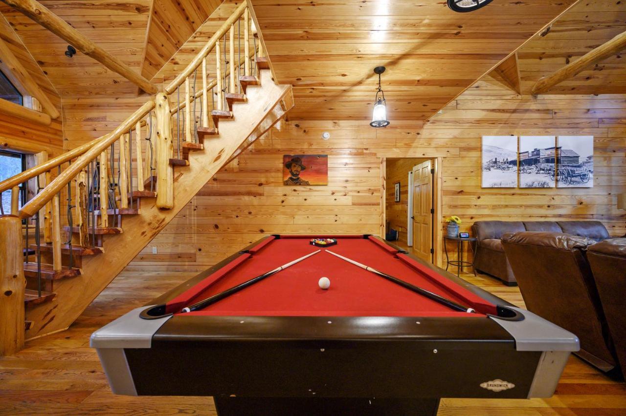 The Eastwood Spacious Retreat With 4 King En-Suites - Hot Tub - Pet-Friendly - Cozy Fire Pit - Prime Location - Multi-Family Броукън Боу Екстериор снимка